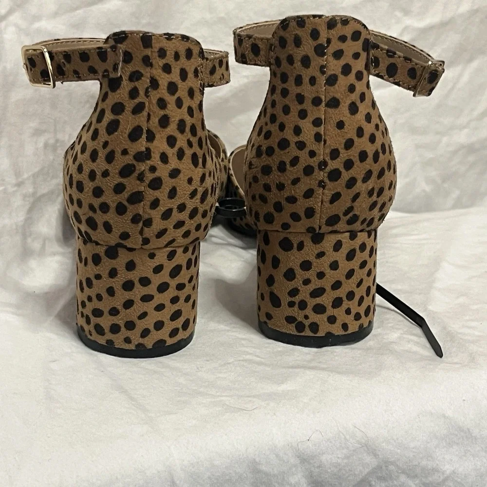 Parker & Sky‎ Block Heel women's size 7 leopard print ankle strap pointed toe